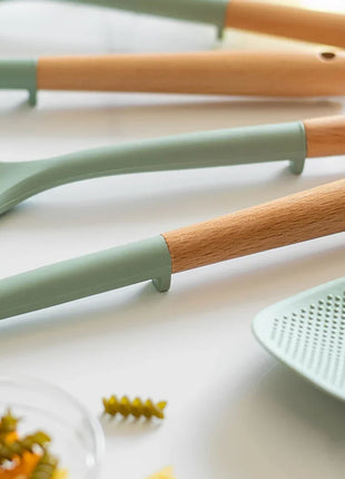 NEW Silicone Spatula Non Stick Pan Wooden Handle Silicone Vegetable Heat-resistant Silicone Cooking Spatula Spoon Kitchen tool