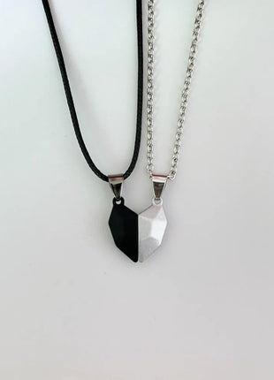 2Pcs/Set Fashion Couple Necklace Couple Heart Magnetic Necklace Heart Combination Pendant Wedding Necklaces Anniversary Gifts