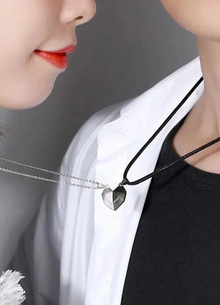 2Pcs/Set Fashion Couple Necklace Couple Heart Magnetic Necklace Heart Combination Pendant Wedding Necklaces Anniversary Gifts