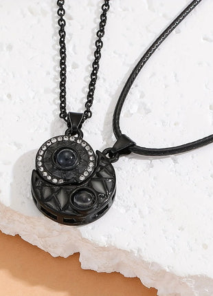 2Pcs Glowing Moon and Sun Projection Couple Necklaces in 100 languages expressing "I love you" - fashionable gift jewelry