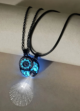 2Pcs Glowing Moon and Sun Projection Couple Necklaces in 100 languages expressing "I love you" - fashionable gift jewelry